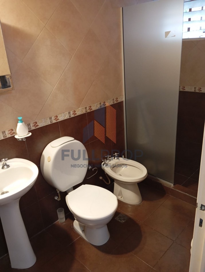 DPTO EN VENTA 1 DORMITORIO CON COCHERA/ AMOBLADO