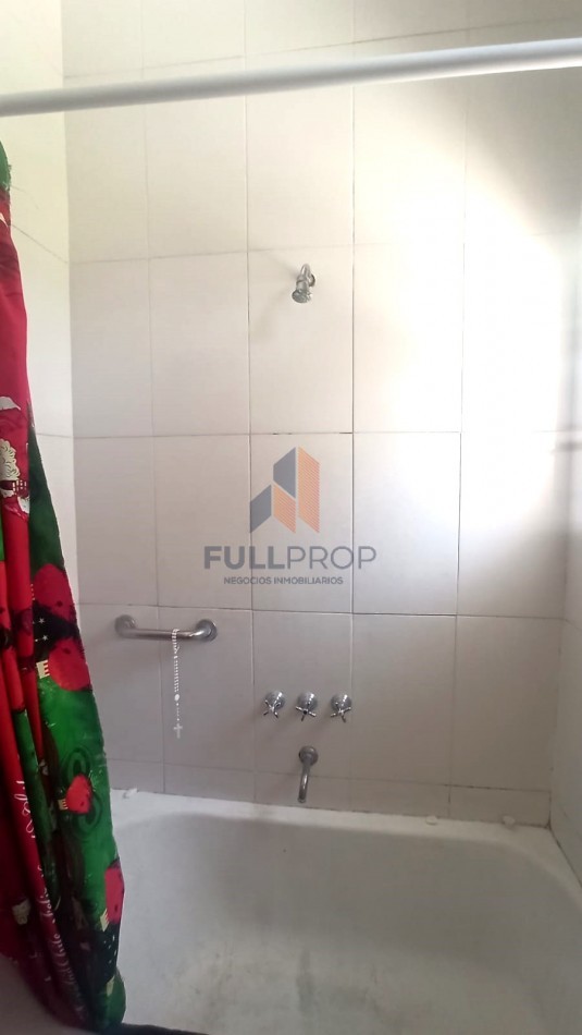 VIVIENDA COLECTIVA UBICADA EN LAVALLE AL 100  (6 UNIDADES FUNCIONALES)