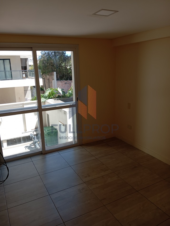 Alquiler 1 dormitorio con cochera.