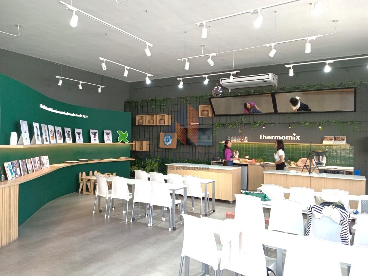 LOCAL COMERCIAL AV. ENTRE RIOS ESQ. 25 DE MAYO