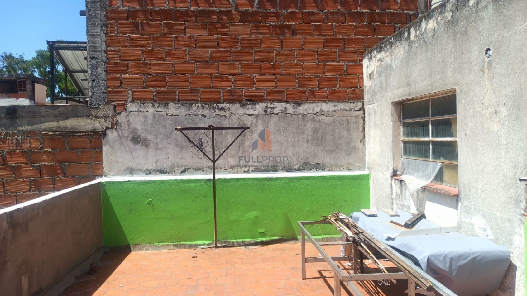 VIVIENDA COLECTIVA UBICADA EN LAVALLE AL 100  (6 UNIDADES FUNCIONALES)