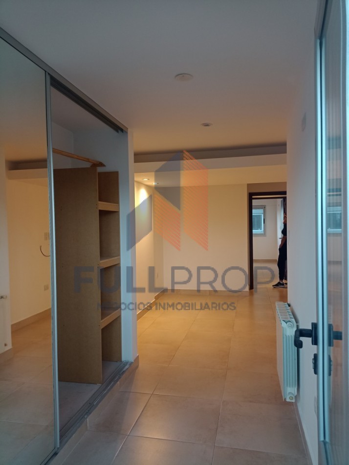 Amplios Departamentos en Alquiler 