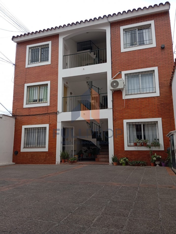 DPTO EN VENTA 1 DORMITORIO CON COCHERA/ AMOBLADO