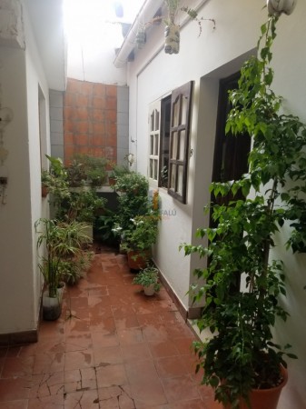 EN VENTA - CASA EN ZONA PASEO GUEMES  (ZONA DE CATEGORIA Y GRAN AUGE COMERCIAL)