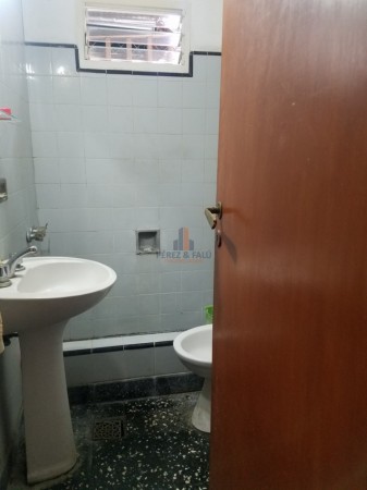 EN VENTA - CASA EN ZONA PASEO GUEMES  (ZONA DE CATEGORIA Y GRAN AUGE COMERCIAL)