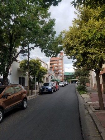 EN VENTA - CASA EN ZONA PASEO GUEMES  (ZONA DE CATEGORIA Y GRAN AUGE COMERCIAL)