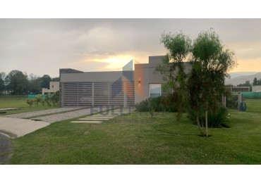 Casa en venta en Jardines de San Lorenzo