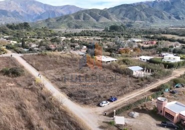 Terreno de 2960m2 en Las Lomitas, Quijano.